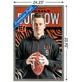 thumbnail image 2 of NFL Bengals de Cincinnati - Joe Burrow pose 20, 2 of 4