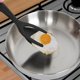 thumbnail image 5 of Pinza para tortilla multifunción negra, pinza para espátula, 2 en 1, espátula para panqueques, herramienta de cocina, pala para huevos, pala para panqueques, pinza para tortilla para panqueques dos, 5 of 5