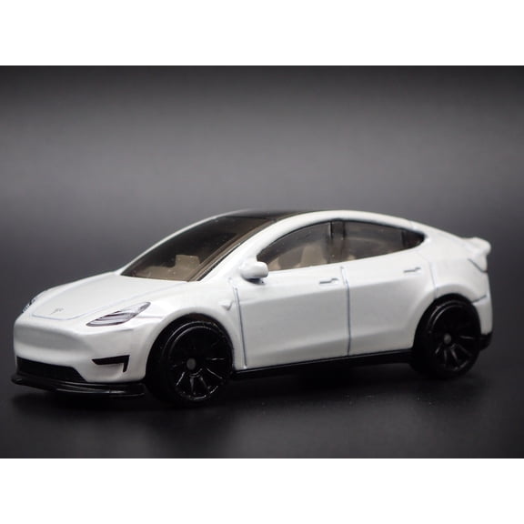Open Box 2020-2025 TESLA MODEL Y SUV 1:64 SCALE COLLECTIBLE DIORAMA DIECAST MODEL CAR