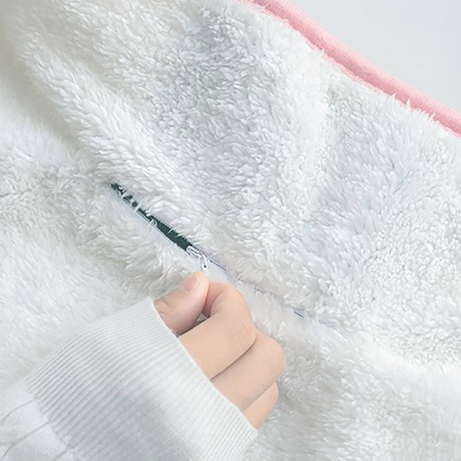 USB Electric Heating Blanket 45"x31" with 3D Cloud Design, Checkered Pattern Portable Throw for Home Office Travel, Fast Warmth & Auto Safety Shut Off