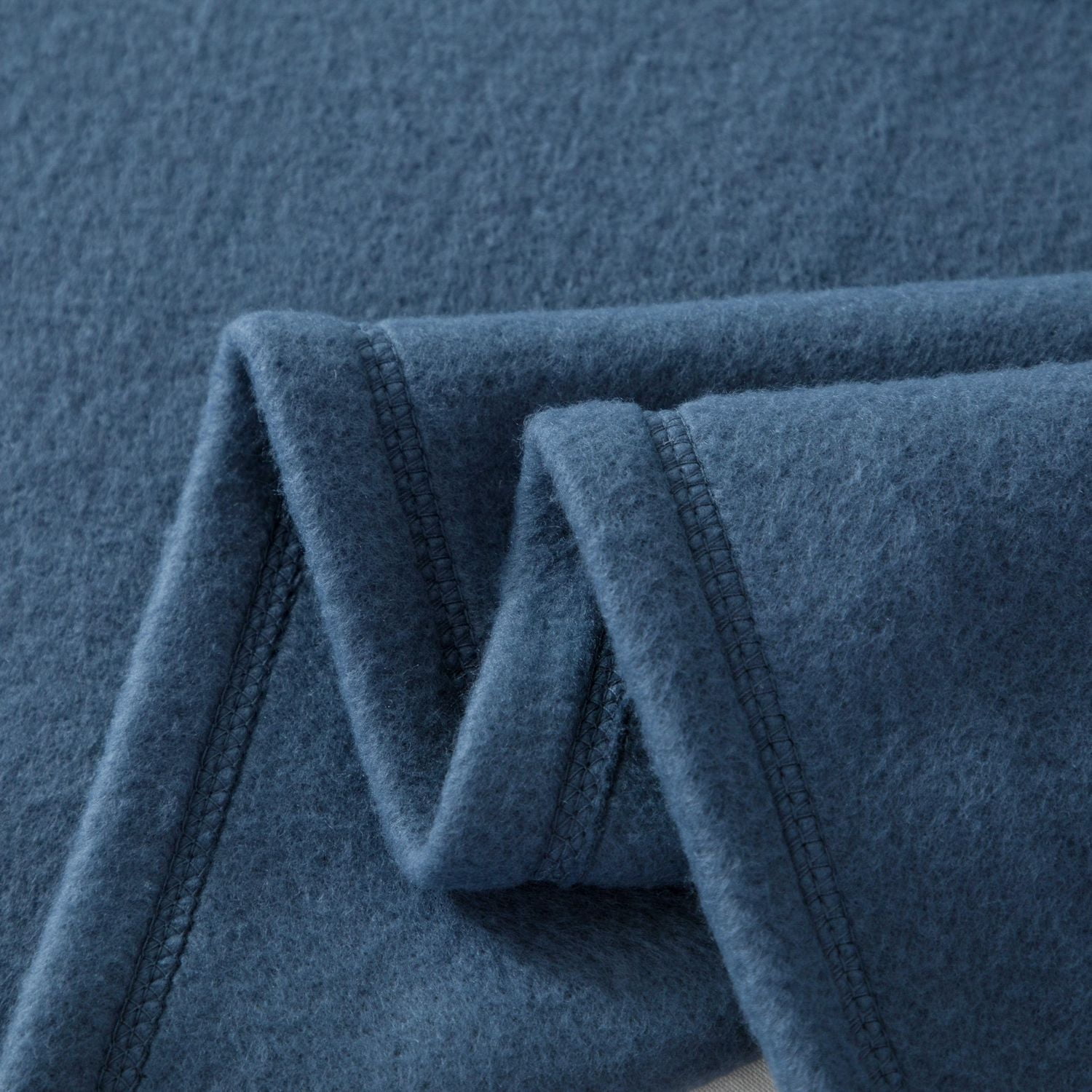 Red Label Microfleece Blanket, Size: Twin, Double/Queen