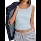 thumbnail image 2 of Blusa de Mujer Sin Mangas con Cuello Redondo, Dobladillo Ondulado con Colores Contrastantes y Bordado Azul L, 2 of 7
