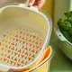 thumbnail image 5 of Cesta de Drenaje Multifuncional Lavabo Colador Cuenco Colador de Tazón de Lavado Duradero con Asas para Preparar Alimentos Ensalad Beige Macarena Tazón de colador de cocina, 5 of 8