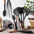 thumbnail image 2 of Juego de utensilios de cocina STAUB de silicona con mango de madera, 11 piezas, 2 of 4
