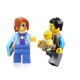 thumbnail image 2 of Paquete de minifiguras LEGO Camper para mamá y papá, padres con bebé, 2 of 4