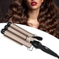 thumbnail image 1 of VARITA RIZADORA DE 3 BARRILES, CALENTAMENTO RÁPIDO, TEMPERATA AJUSTABLE, IONES CARGADOS NEGATIVAMENTO, CABLE DE ALIMENTACIA GIRATORIO DE 360, HERRAMIENTE DE PEINADO, 1 of 7