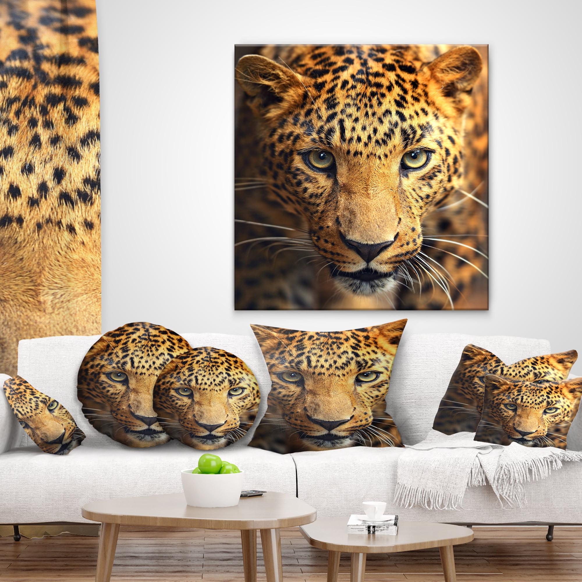 Designart Leopard Face Close Up - Abstract Throw Pillow - 18x18