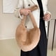 thumbnail image 5 of Bolso bandolera con forma de corazón para mujer, bolso de hombro portátil de felpa, bolso decorativo, 5 of 6