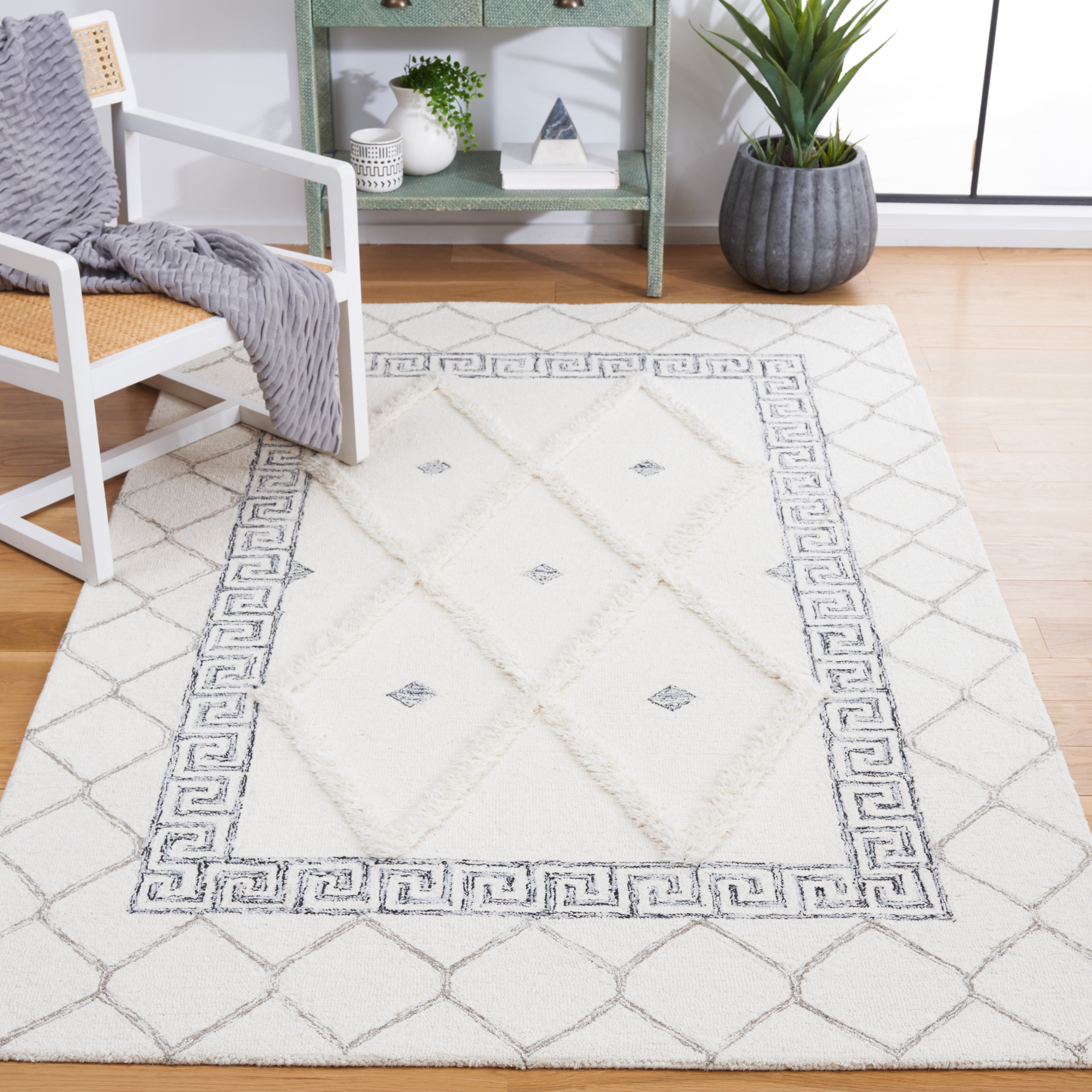 SAFAVIEH Casablanca Claudia Medallion Area Rug, Ivory/Black, 6' x 9'
