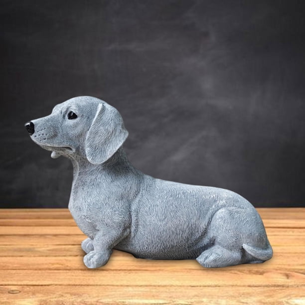 Figura decorativa de perro salchicha, pequeña pieza de resina, ideal como adorno para escritorio, mesa, centro de mesa, estantería o sala de estar.