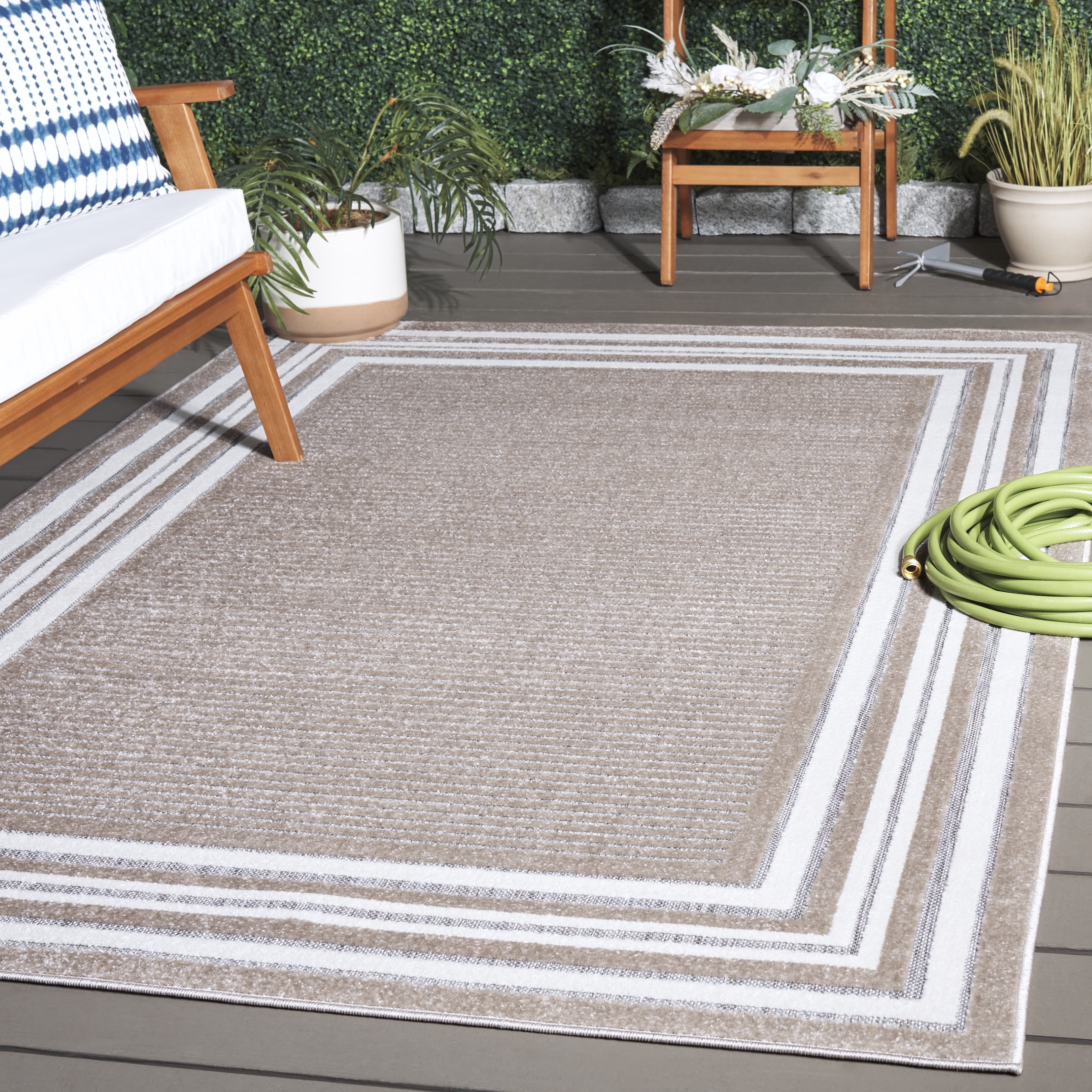 SAFAVIEH Cabana Henry Striped Indoor/Outdoor Area Rug, Beige/Ivory, 5'3" x 7'6"