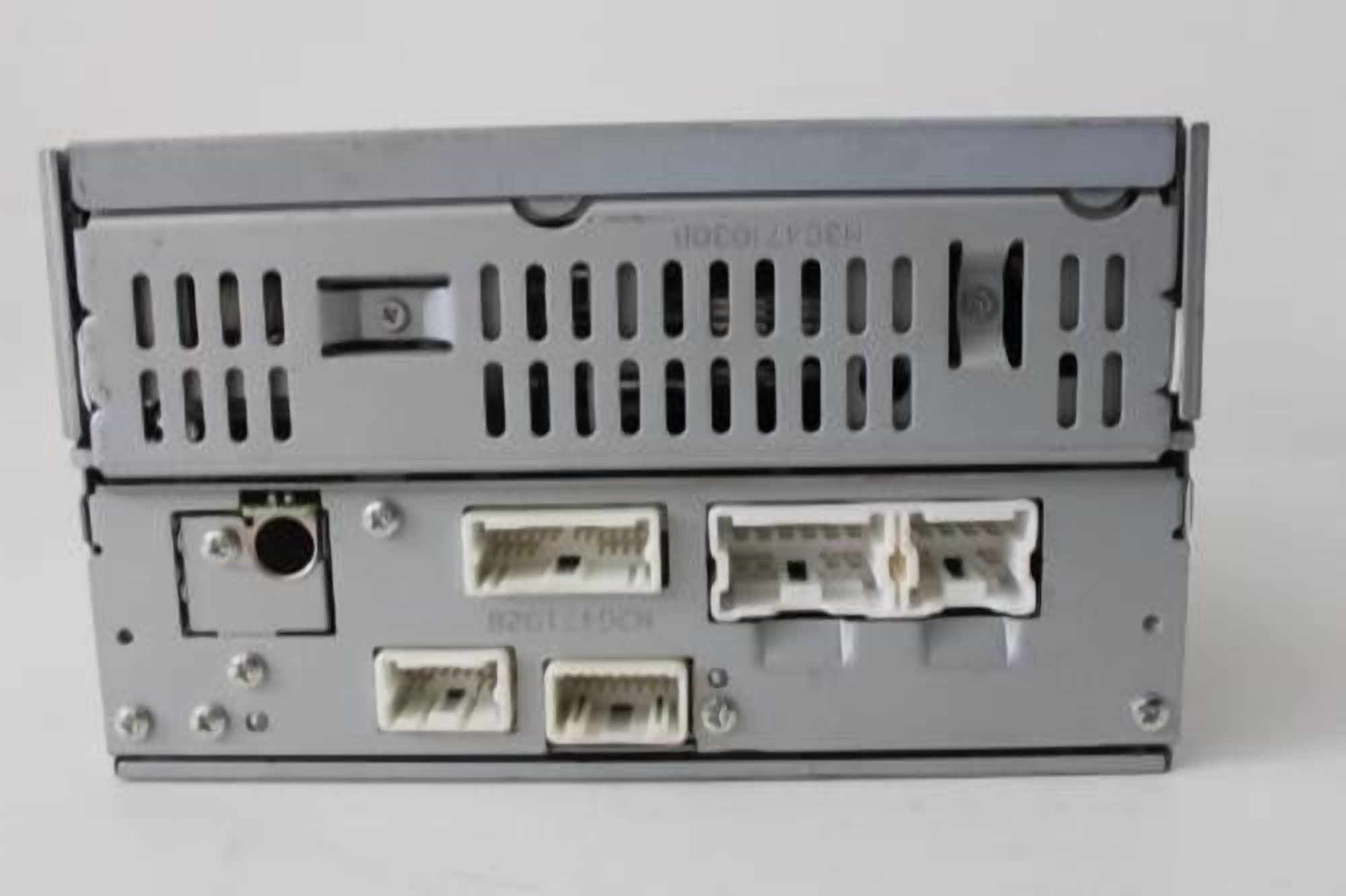2008-2012  NISSAN ARMADA  RADIO RECEIVER 6 DISC CHANGER CD PLAYER
