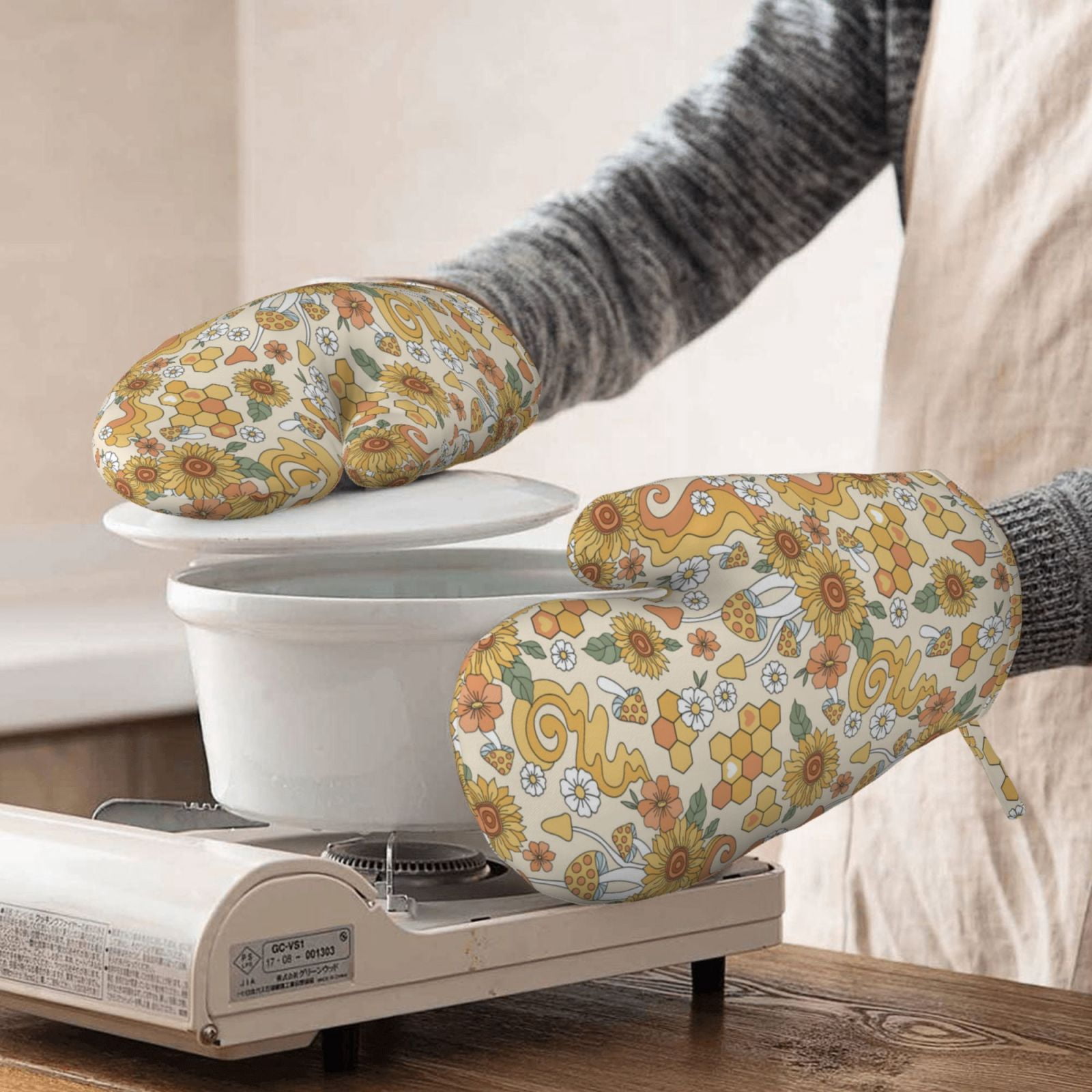 Hirioo Retro 70s 60s Flower for Silicone Oven Mitts for BBQ, Baking, Cooking, Set of 2, Heat Resistant 260℃, Non-Slip Kitchen Essentials