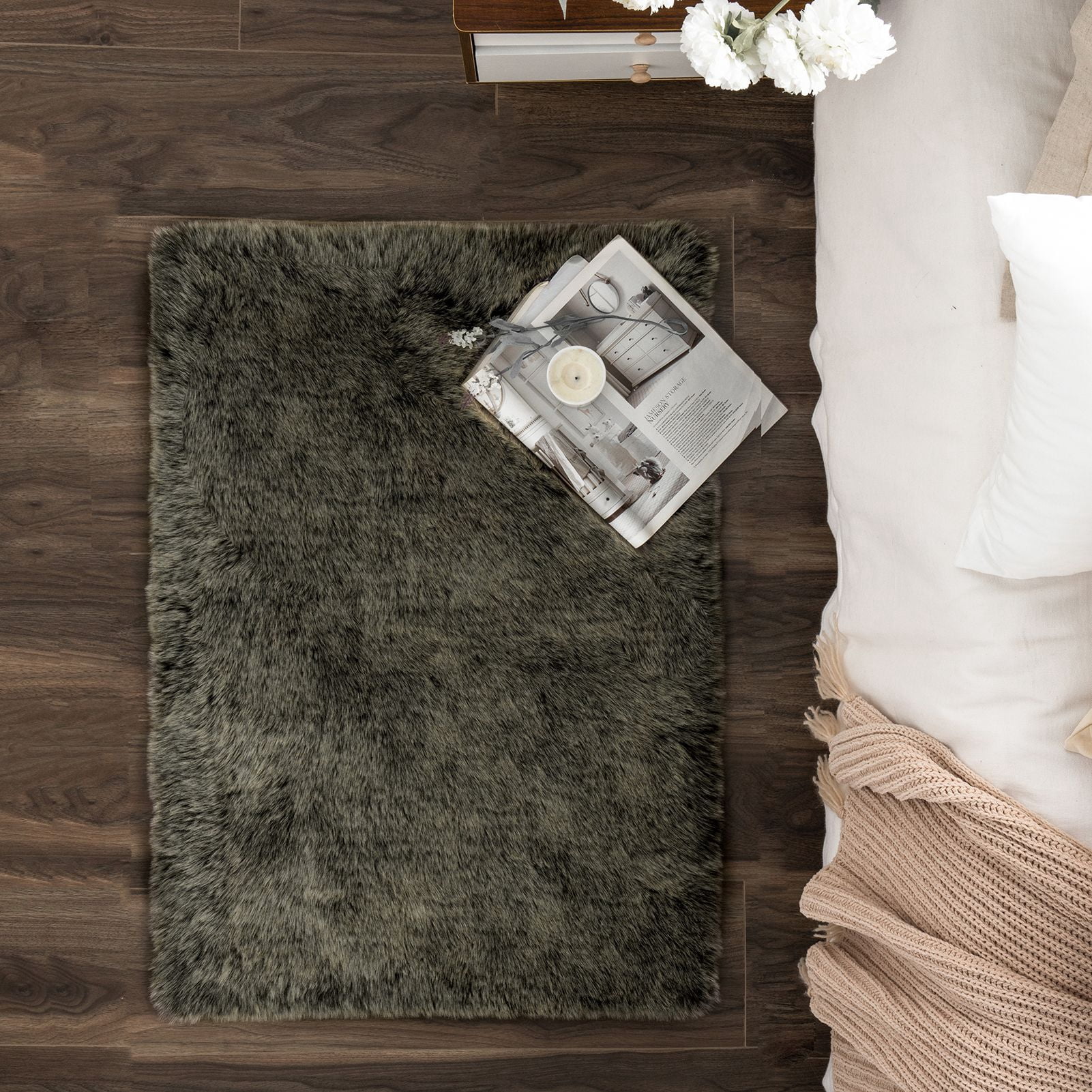 Phantoscope Ultra Soft Faux Fox Fur Grey, Indoor Area Rug, 2 x 3 ft, Rectangle