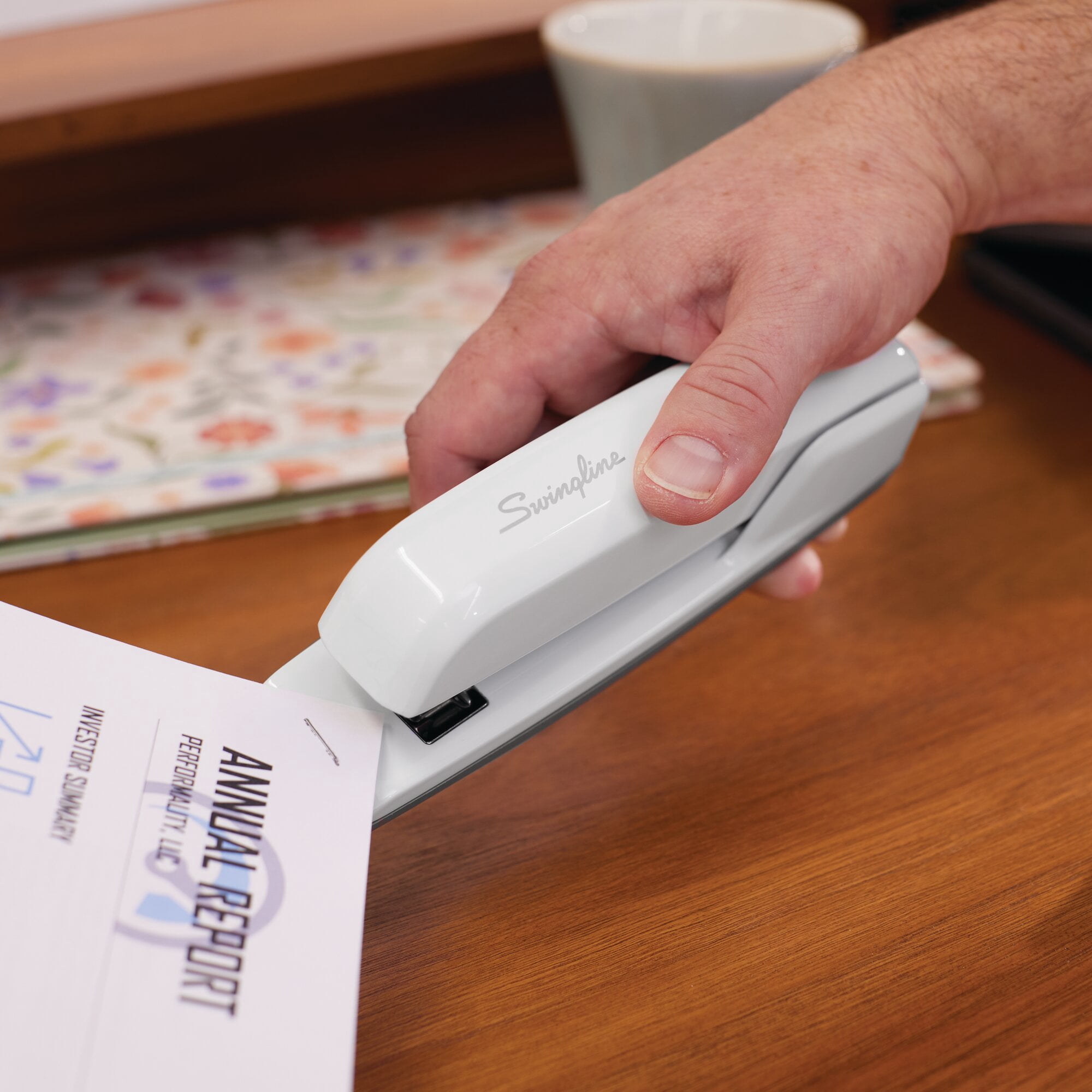 Swingline 747 Business Desktop Stapler 30 Sheets Arctic White - Full Size