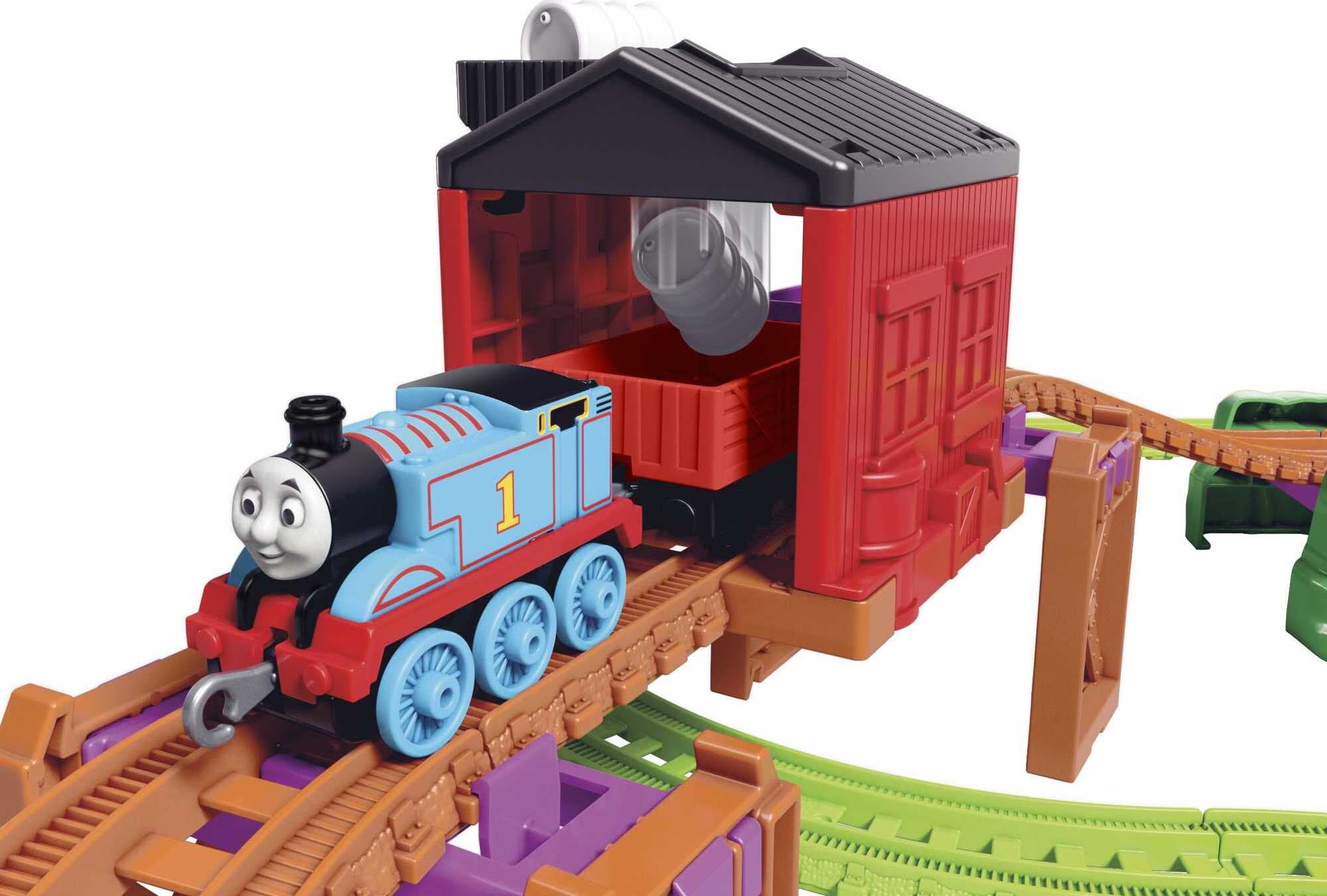Thomas & Friends Thomas & Nia Cargo Delivery Diecast Toy Train & Track Set, 50 Pieces