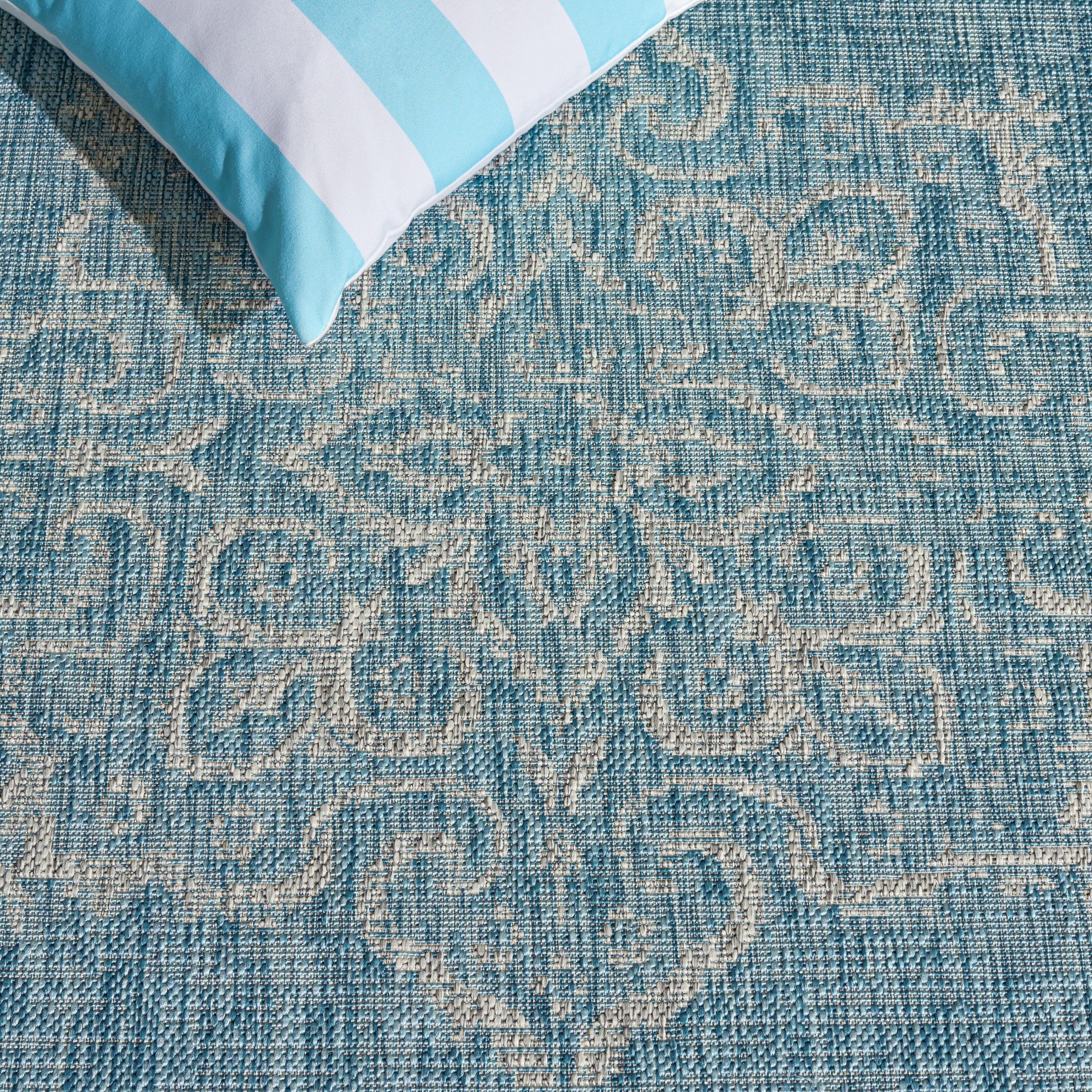 SAFAVIEH Courtyard Clodagh Medallion Indoor/Outdoor Area Rug, Aqua/Grey, 6'7" x 6'7" Square
