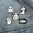 thumbnail image 3 of Juego de 5 pines esmaltados a granel, divertidos pines de anime para mochilas estéticas, botones de dibujos animados de Calcifer para chaquetas, broche de la serie Ghost, 3 of 5