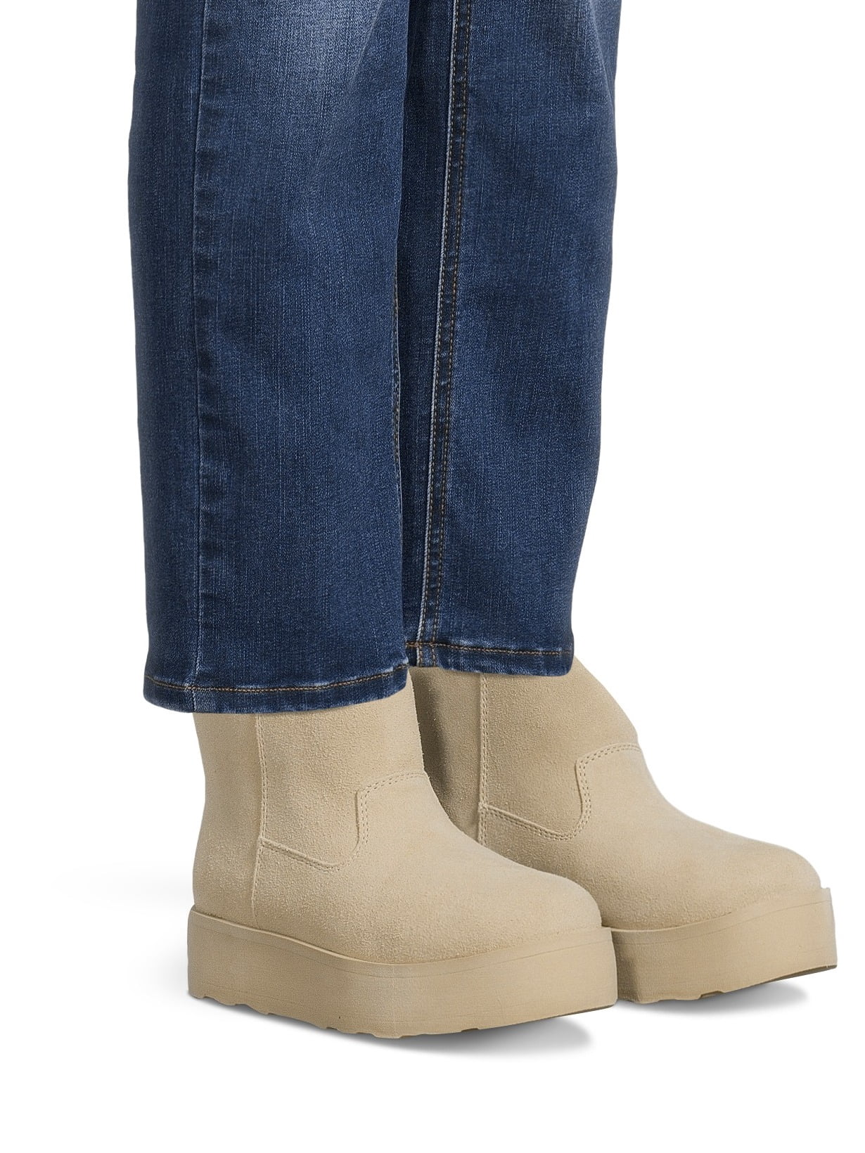 Time and Tru Women's Genuine Suede Platform Cozy Boots, Sizes 6-11
