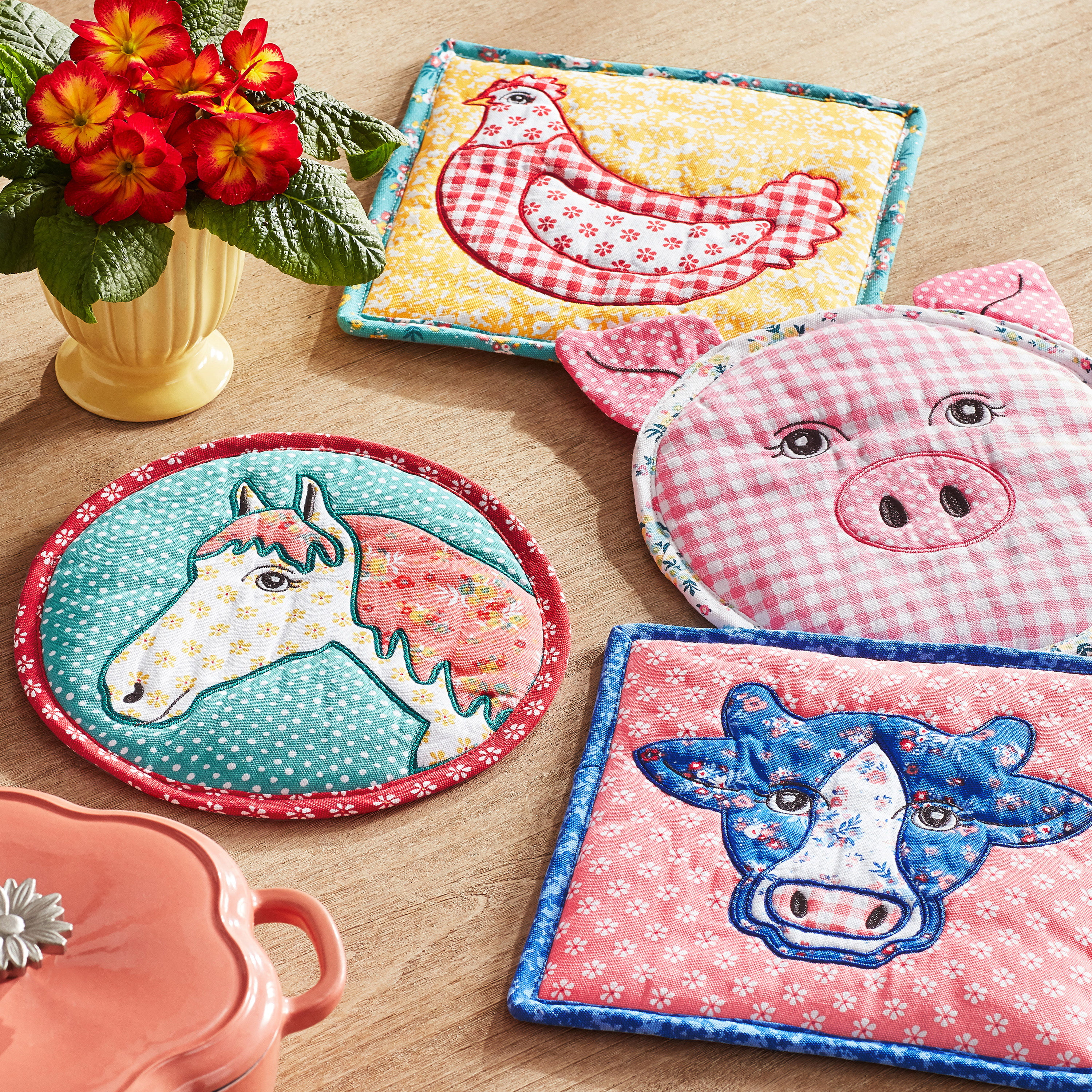 The Pioneer Woman 4-Piece Quilted Animal Trivet Set 