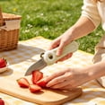 thumbnail image 4 of Pelador de cocina y cuchillo para frutas dos en uno con succión magnética, acero inoxidable, plegable, multifuncional, incluye orificio para colgar, disponible en rosa, blanco, café., 4 of 6