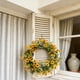 thumbnail image 1 of Coronas para puerta de entrada, coronas florales artificiales para puerta, para interior y exterior, de artificial, para decoración de pared, Corona de margaritas, 1 of 8