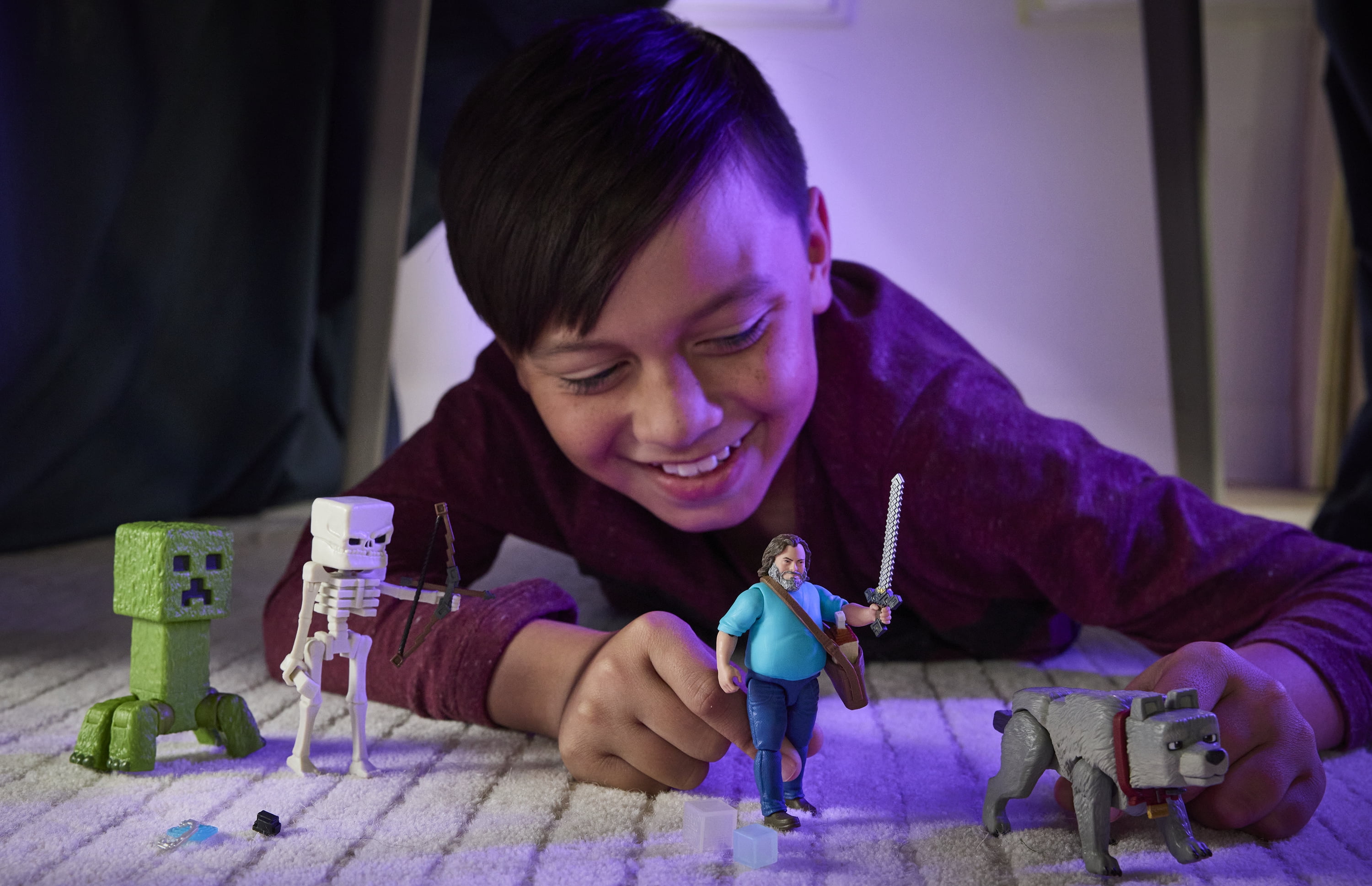 Minecraft Steve Action Figure & Accessories, 4-inch Toy Set Inspired by A Minecraft Movie