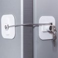 thumbnail image 4 of Cerradura para refrigerador, cerraduras para congelador con llave para seguridad infantil, cerradura para refrigerador y gabinetes, paquete de 3, 4 of 5
