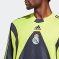 thumbnail image 3 of Jersey Playera Adidas del Real Madrid de Portero Edición Especial ICON Para Hombre Talla GRANDE (L), 3 of 5