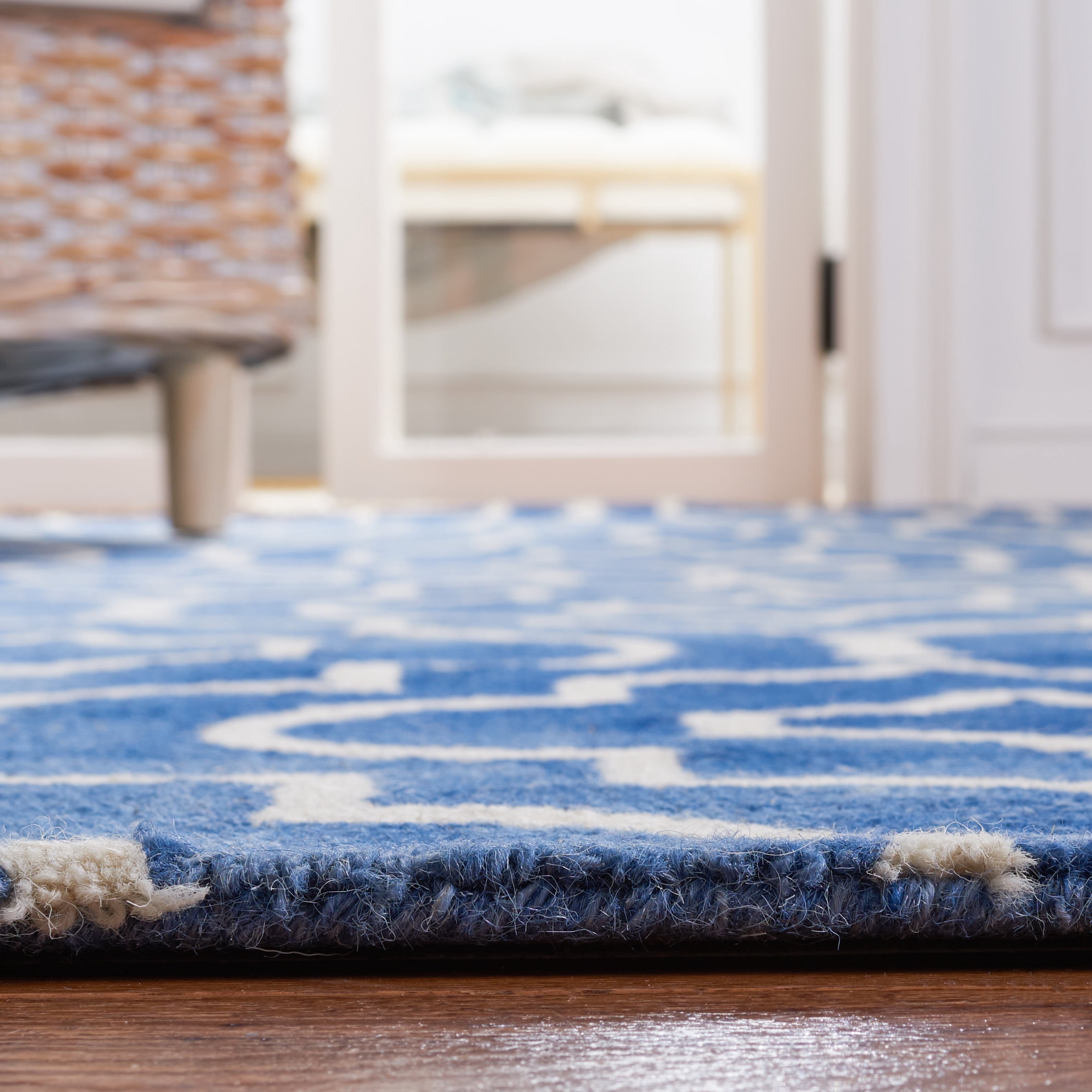 Safavieh Dip Dye Lairos Distressed Wool Area Rug, Blue/Ivory, 6' x 9'