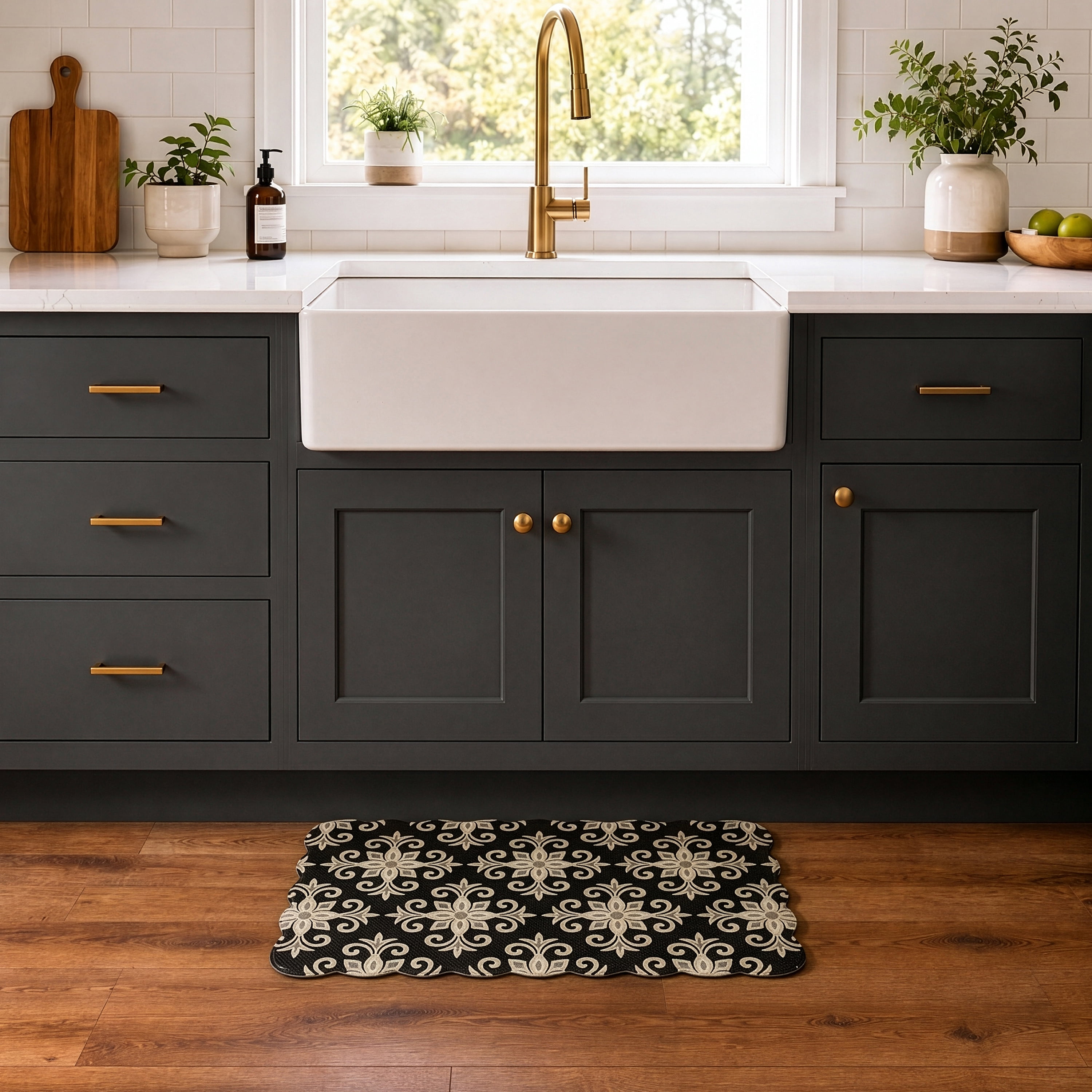 Scalloped Edge Anti-Fatigue Mat 18x30 - Payton -Black/Tan