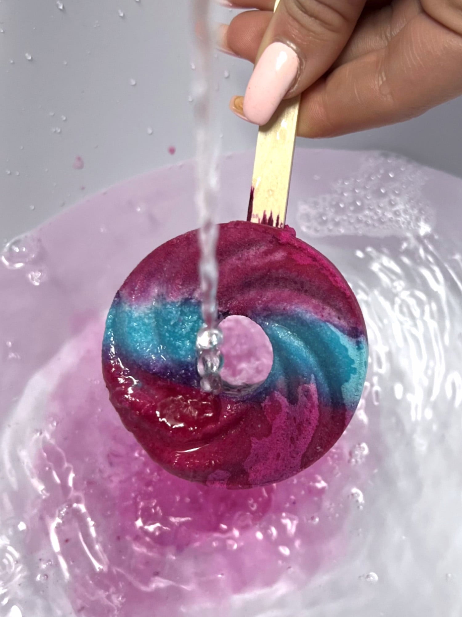 Best Brands Fruity Scented Color Changing Bubble Bath Wand