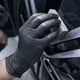 thumbnail image 4 of Guantes desechables Wostar de nitrilo negros, 100 unidades, sin látex en polvo, 4 of 8