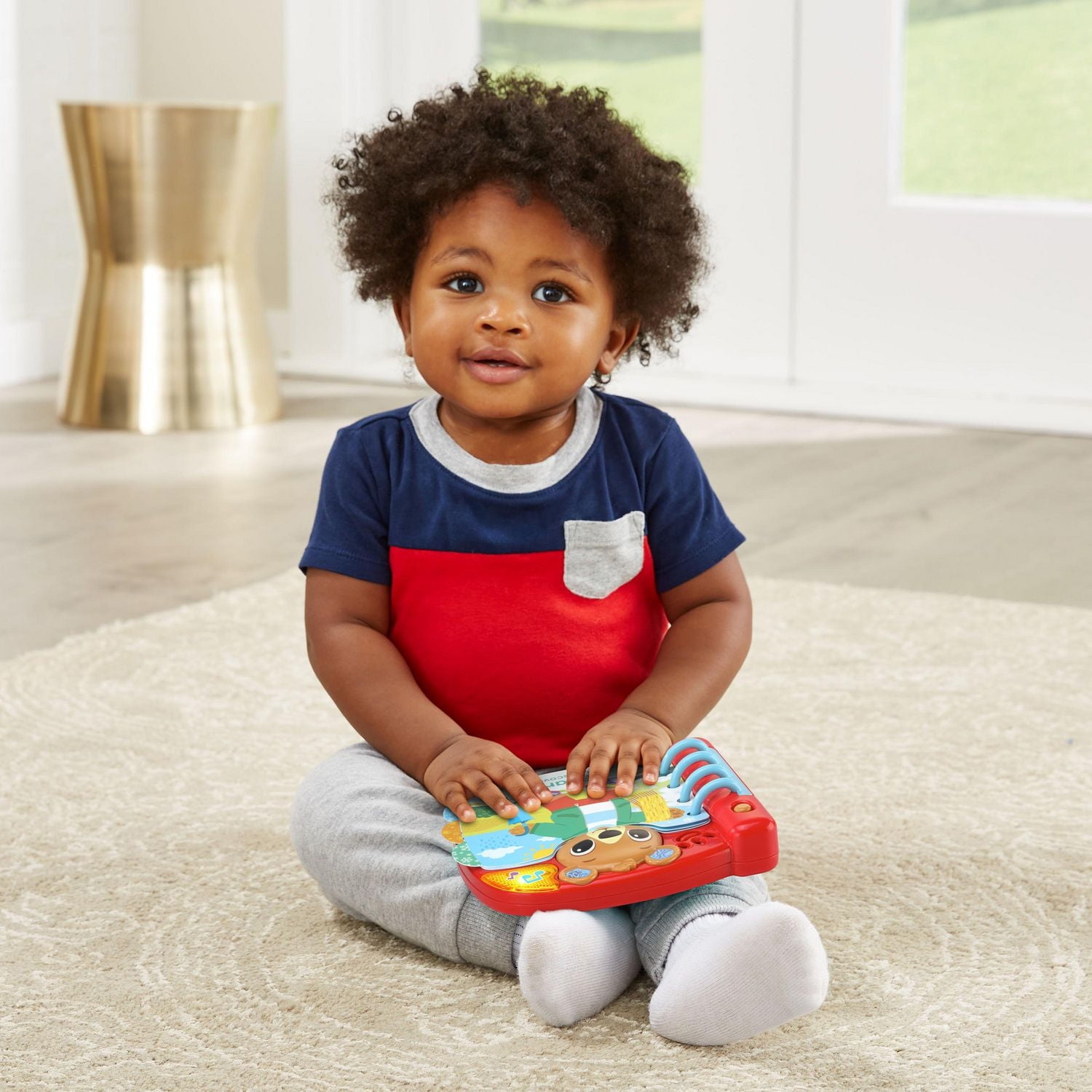 VTech Bear's Dress & Discover Book™ - English Version, 12-36 Months