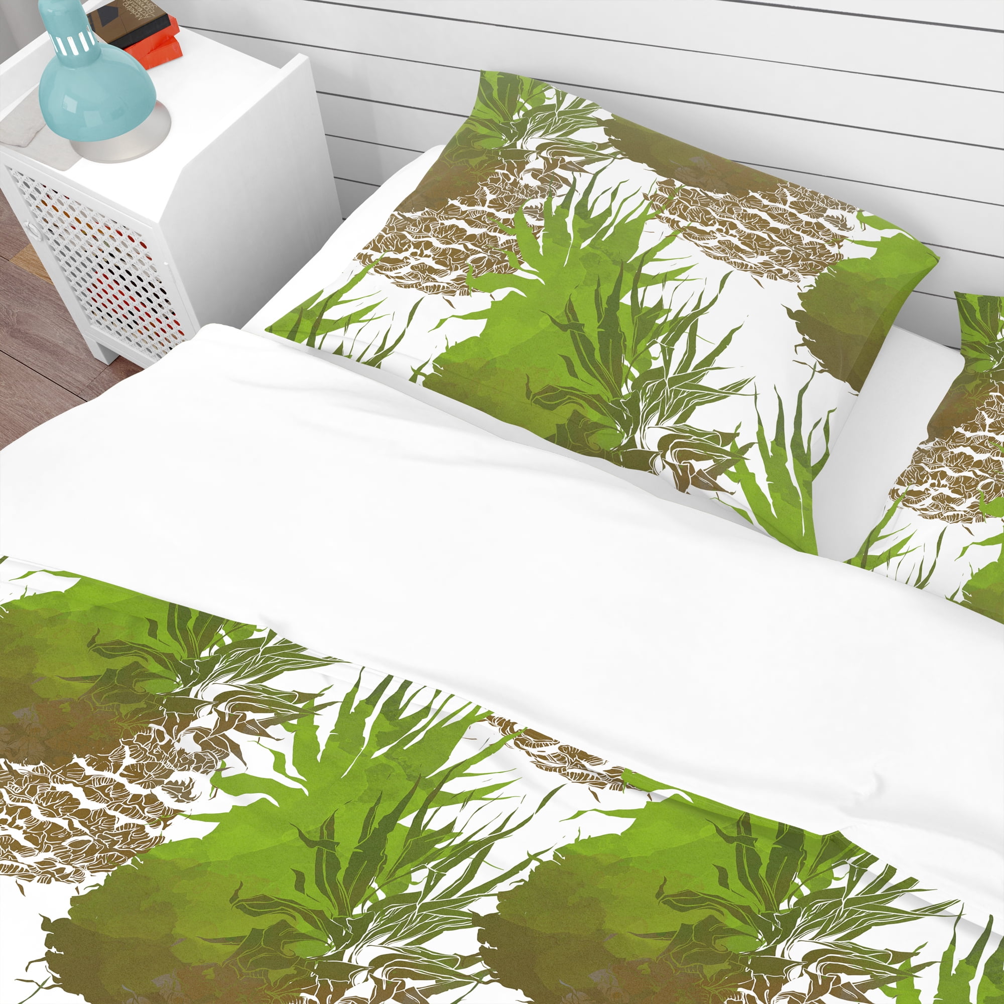 Designart 'Pineapple with Leaves Repeat Pattern' Tropical Duvet Cover Set