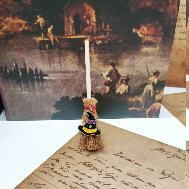 Dvkptbk Décorations d'Halloween Cadeaux Mignon Mini Balai de Sorcière