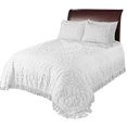thumbnail image 1 of Beatrice Home Fashions Couvre-Lit Médaillon en Chenille, Queen, Blanc, 1 of 2