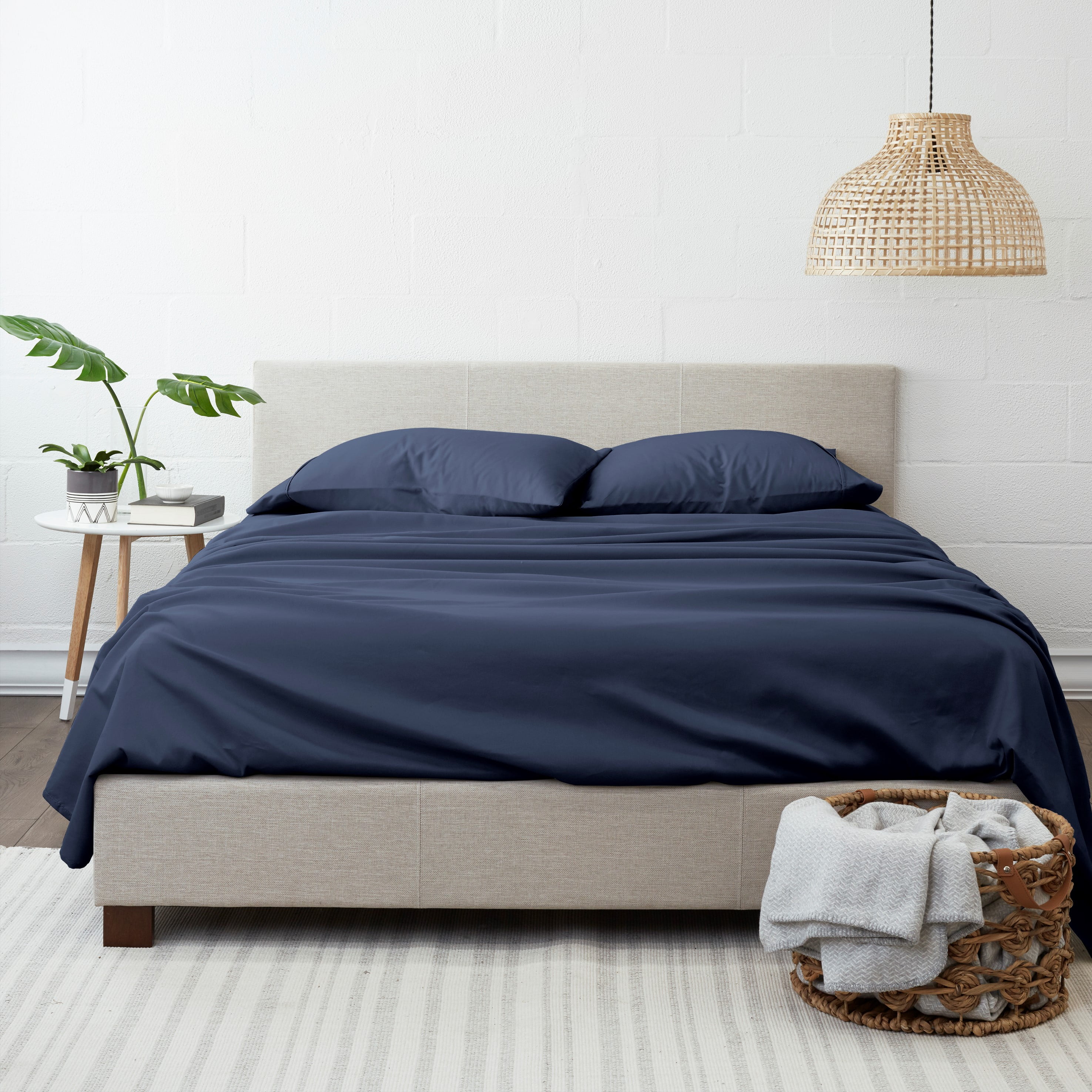 Noble Linens 4 Piece Solid Microfiber Bed Sheet Set, Navy, TwinXL