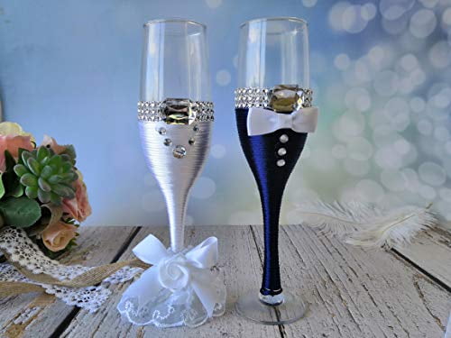 Bride and Groom Personalized Champagne Flutes Mr and Mrs Champagne Flutes 