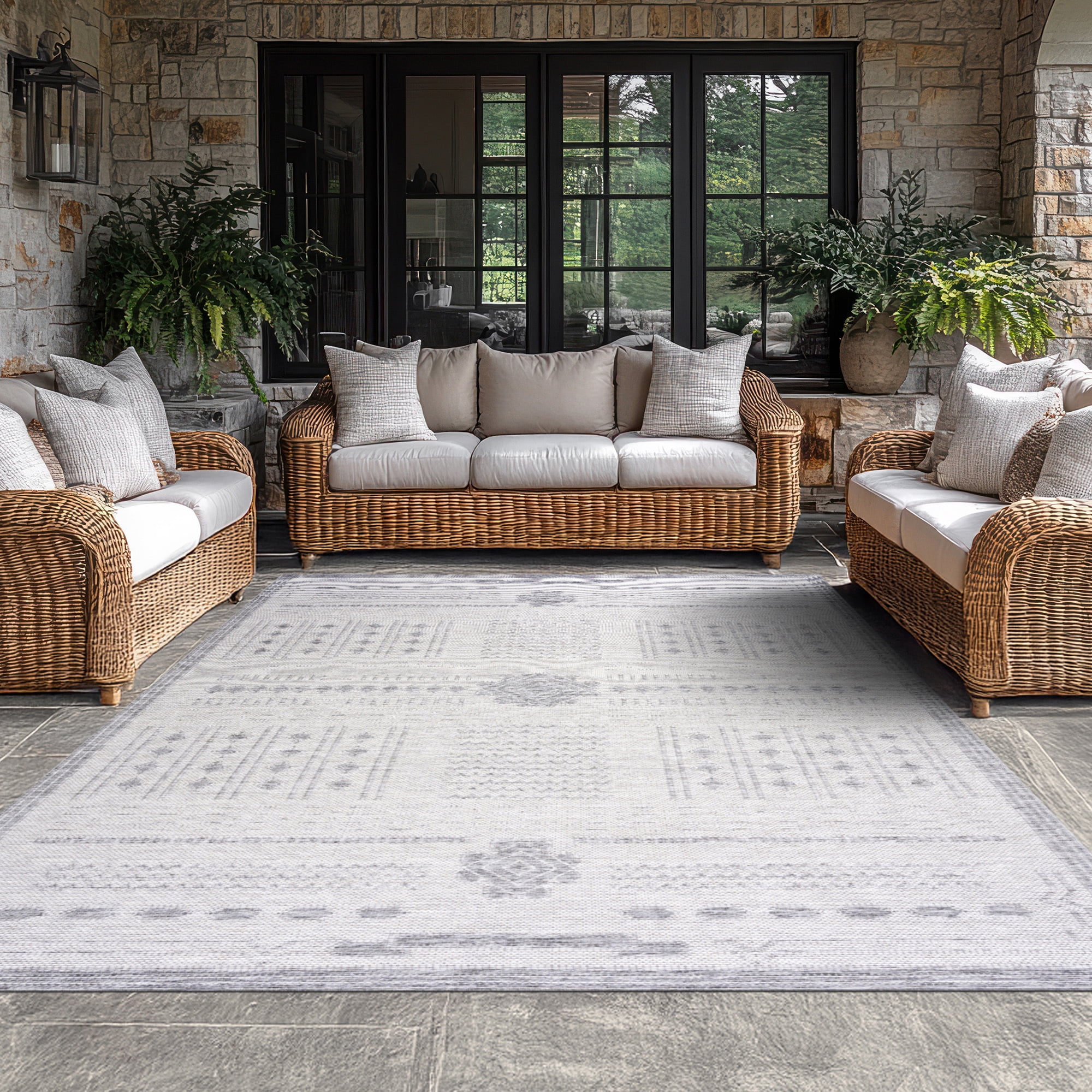 Bliss Rugs Bailey Transitional 2' x 3' Gray and White Indoor Outdoor Area Rug