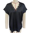 thumbnail image 1 of Camiseta con cuello en V y encaje para mujer, manga corta, informal, holgada, Color puro, jersey de verano, Top negro XXL, 1 of 3