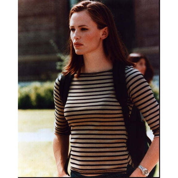 Jennifer Garner In Striped Shirt On Set Of Alias Photo Print (16 x 20) - Item # MVM71147