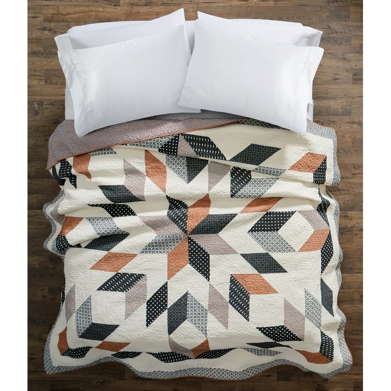 Better Homes & Gardens Starburst Patchwork Cotton Quilt, Off-White, Full/Queen, All Ages