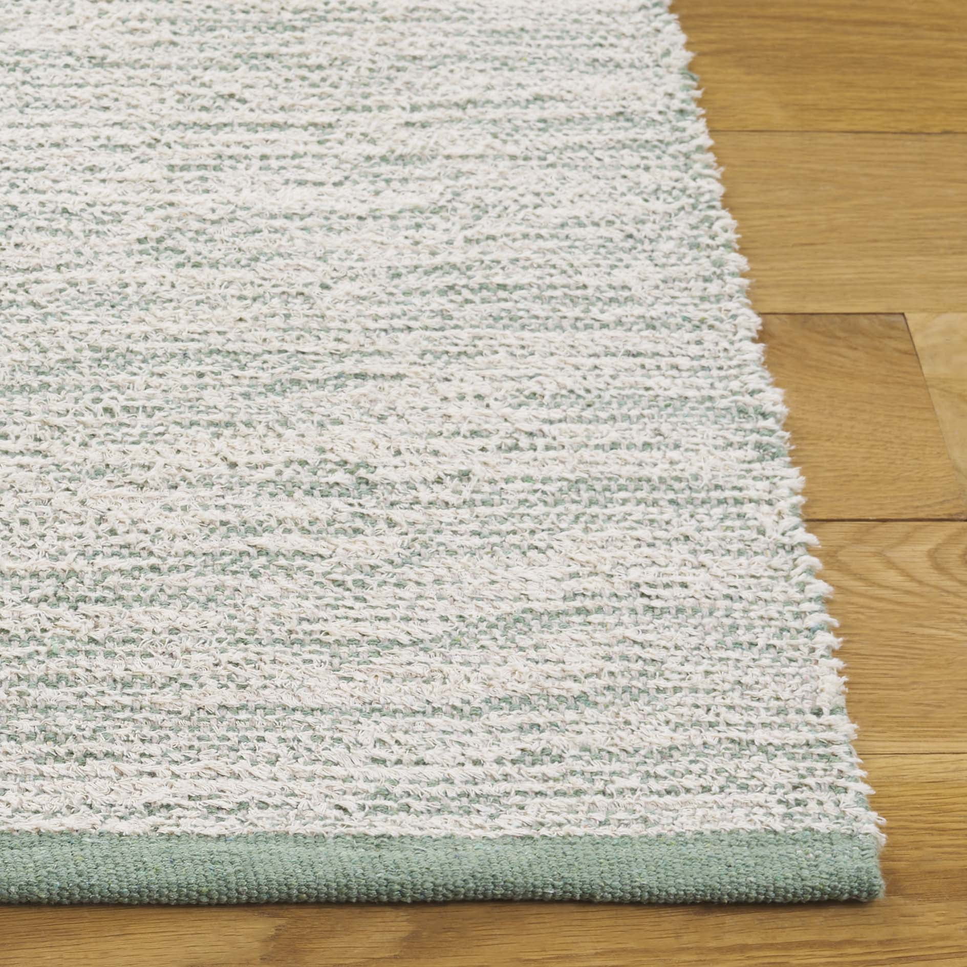SAFAVIEH Montauk Anderson Distressed Area Rug, Ivory/Green, 8' x 10'