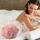 thumbnail image 4 of Esponja de baño Estropajo corporal suave y no disperso | Luffa exfoliante suave de dos tonos para pieles sensibles | Espuma densa y espumosa | Tamaño grande de 4.7 pulgadas con lazo para colgar, 4 of 8