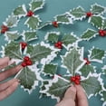 thumbnail image 5 of Arreglo de corona navideña con bayas de acebo artificiales y hojas verdes Palillos de bayas de acebo rojas para decoración de tartas navideñas Caja de regalo, 5 of 5