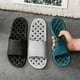 thumbnail image 4 of Sandalias de cuadros con fugas inglesas para hombre y mujer, zapatillas de baño con masajes huecos, para el hogar, interior y exterior, 4 of 6