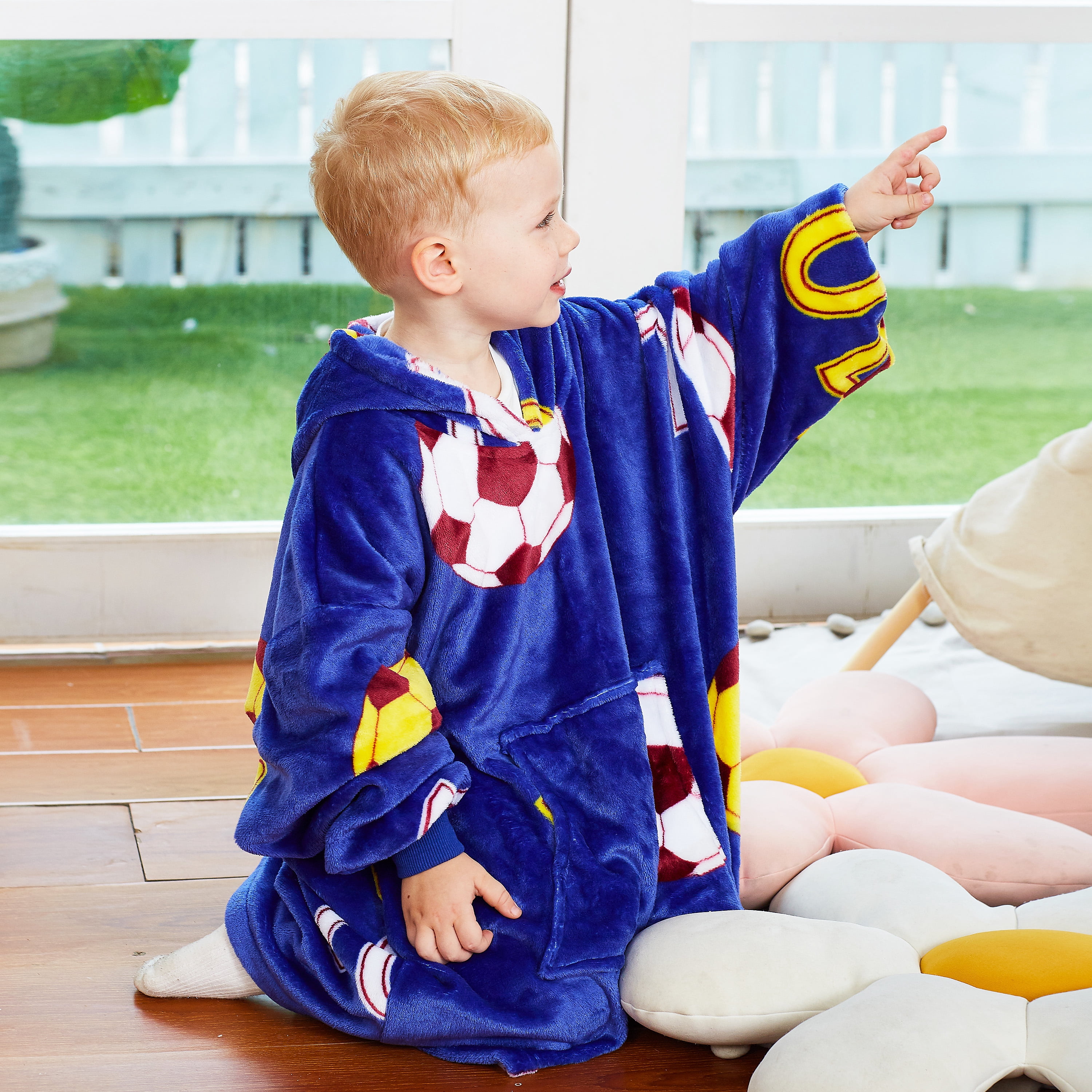 Catalonia Soccer Blanket Hoodie Sweatshirt for Kids, Oversized Wearable Snuggy Fleece Pullover, 4-12 Years Boy Sports Football Fanatic Gift