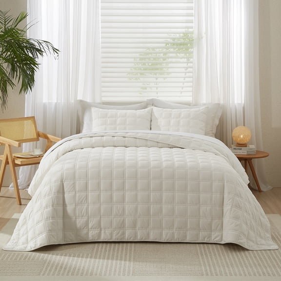 Velvet 3-Piece Full/Queen Quilt Set - Turquoise Green, Double Box Stitch, Lightweight Soft for All Season (1 Quilt + 2 Pillow Shams)