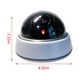 thumbnail image 3 of Domo de cámara de seguridad falsa | Sistema de vigilancia inalámbrica con LED rojo intermitente, simulación realista, interior exterior, fácil instalación, ABS blanco, 12,5x12,5x8,5cm, a pilas, 3 of 7